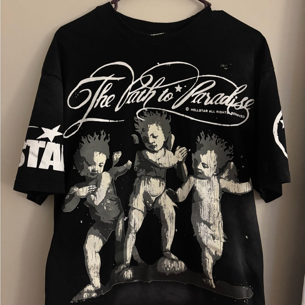 HELLSTAR Black Graphic T-Shirt with Artistic Design
